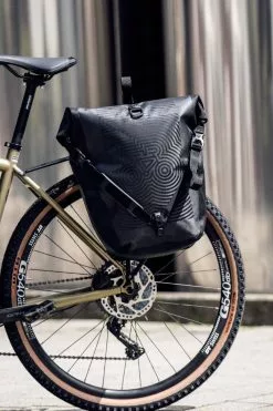 Ortlieb - Sacoche Vélo Porte-bagages Back-Roller Design -France Accessoires Vélo Soldes Boutique ortlieb sacoche back roller design 3 3840x2160